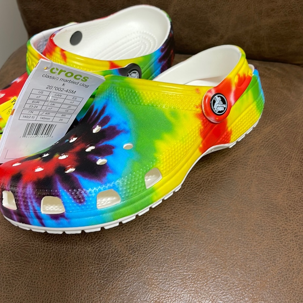 Crocs classic marbled clog